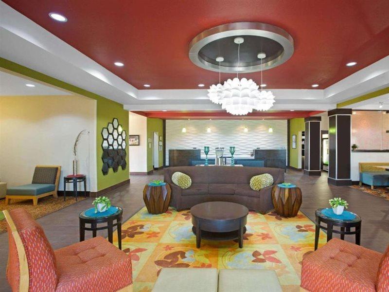 La Quinta By Wyndham Pearsall Eksteriør billede