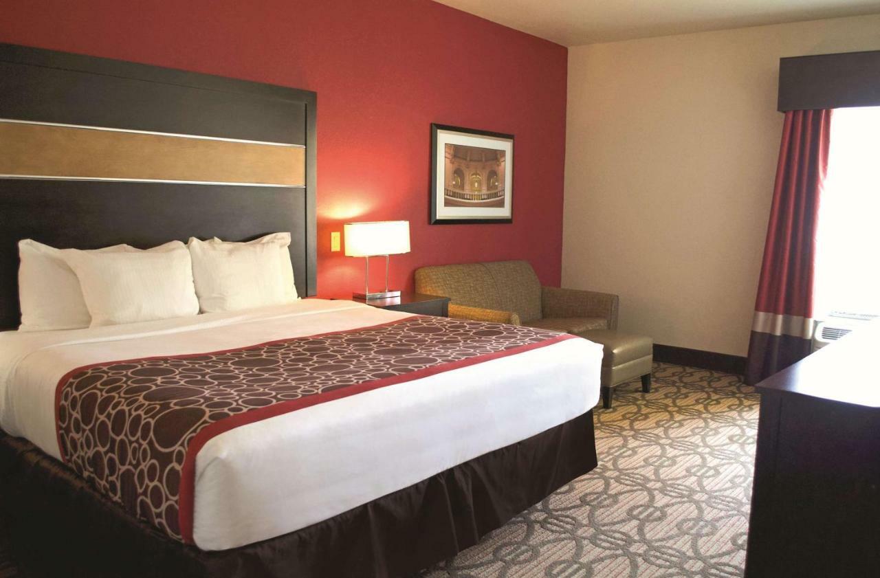 La Quinta By Wyndham Pearsall Eksteriør billede